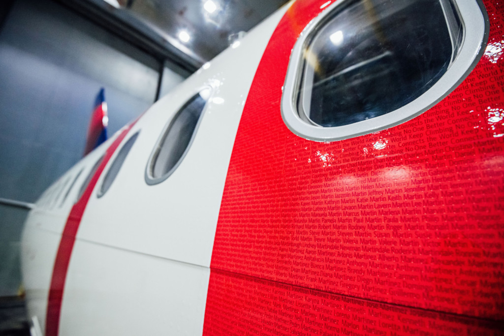 Following $1.6B Profit Sharing Payout Delta Unveils Livery Featuring All 90,000 Employee Names New York Airport Delta Thank You Plane