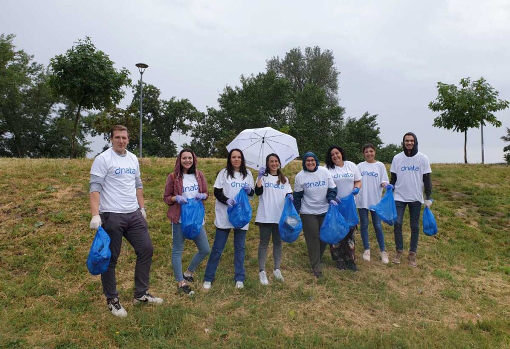 Hundreds of dnata employees  took part in the company initiative ‘dnata cleans the world’