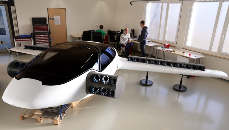 lilium full scale prototype workshop Metropolitan Airport News