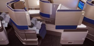seat-comfort-b777-press-s05-side-180516 New York Airport seat comfort b777 press s05 side 180516 Metropolitan Airport News