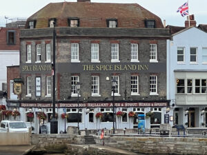 A Cruise Stay Alternative to Southampton, England New York Airport A Cruise Stay Alternative to Southampton, England